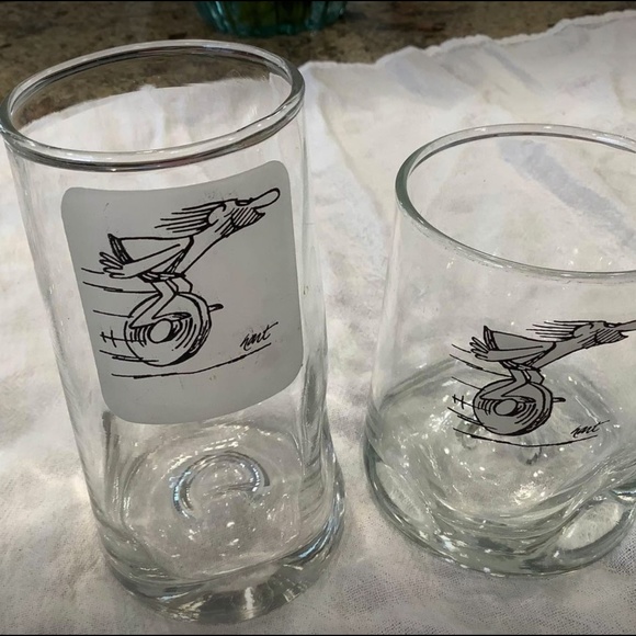 Pitcher and glasses - Picture 4 of 8